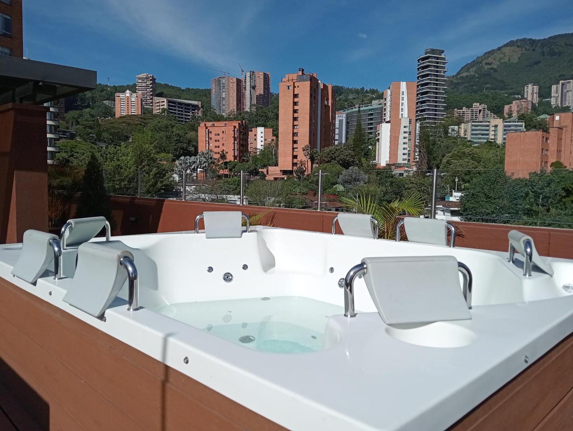 Lomas 10 Hotel
